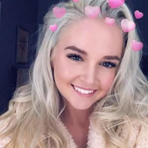 Meet your Posher, Carly